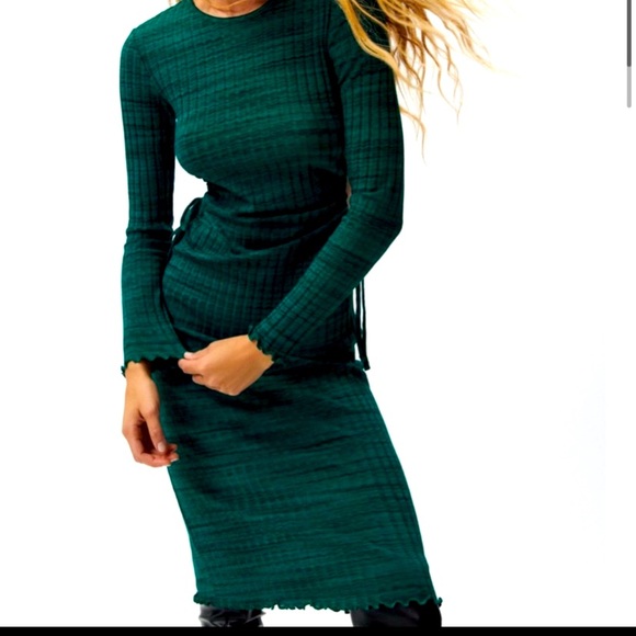 Zara Emerald green Cutout Dress long sleeve, midi with side cut outs, stretchy - Picture 2 of 10